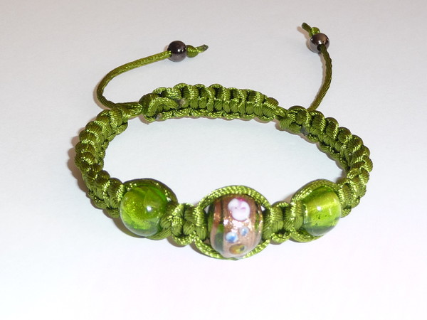 Bracelet shamballa vert olivine