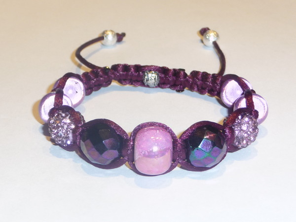 Bracelet shamballa prune, céramique et cristal de bohème